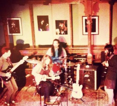 582625_152994611494014_64730506_n